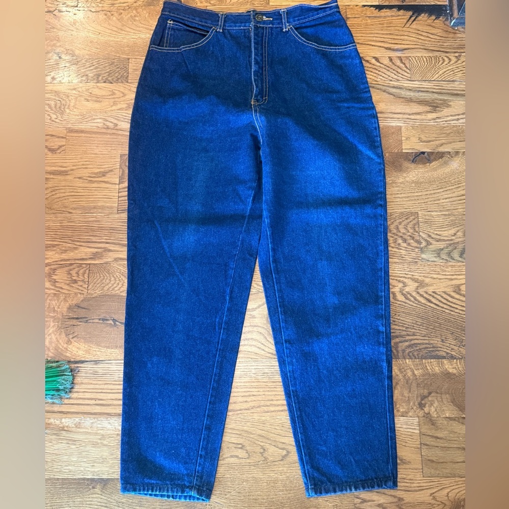 Vintage Brittania Jeans. 1980s, barrel-shape. High-arise. Classic Blue. Size 14.